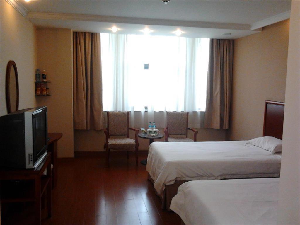Greentree Inn Jiujiang Railway Station Business Hotel الغرفة الصورة